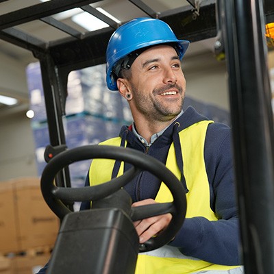 Formation de cariste : manier les engins élévateurs