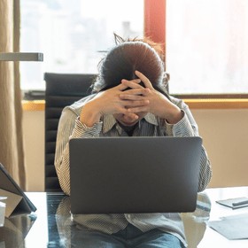Prévenir le burn-out en PME grâce à l’IA en Wallonie et Bruxelles